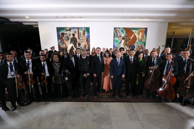 Child Citizen Orchestra performs on BRICS' opening ceremony